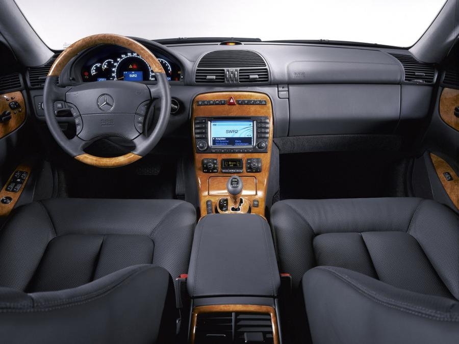  Mercedes-Benz CL600 2002 года  (фото 11 из 19)